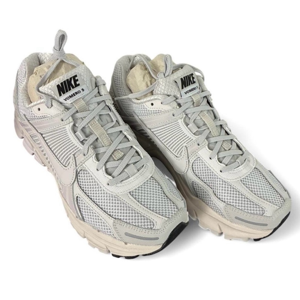 Nike Vomero 5 in Light Gray and Cream